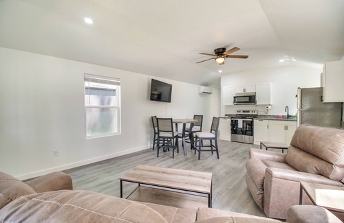 Grove Cabaña | Walk to Lake: Cozy Grove Cabin w/ Fire Pit