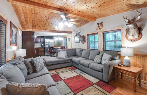 Dover Cabina | Walk to Lake: Dover Cabin w/ Views & Porch
