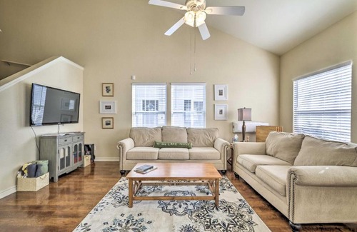 Afton Casa | Walk to Lake Family Gem with Pool Access in Afton