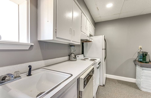 Wewahitchka Casa | Walk to Lake: Fishing Retreat in Wewahitchka