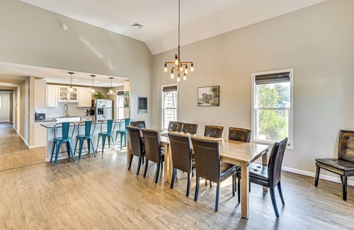 Culver Casa | Walk to Lake: Historic Family Apartment in Culver!