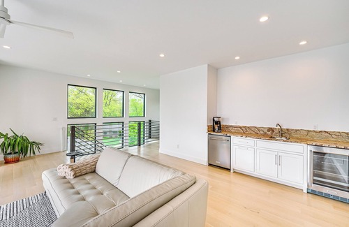Benton Harbor Casa | Walk to Lake Michigan: Luxe Home in Benton Harbor!
