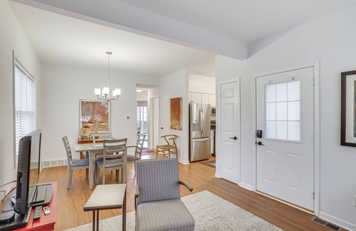 South Haven Condominio | Walk to Lake Michigan - South Haven Condo!