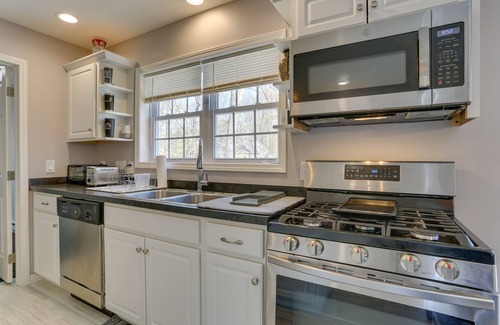 Wallenpaupauk Lake Estates Casa | Walk to Lake Wallenpaupack: Poconos Vacation Home