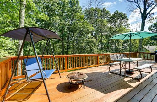 Wallenpaupauk Lake Estates Casa | Walk to Lake Wallenpaupack Poconos Vacation Home