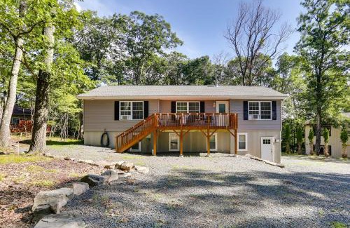 Wallenpaupauk Lake Estates Casa | Walk to Lake Wallenpaupack Poconos Vacation Home