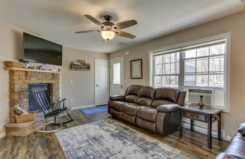 Wallenpaupauk Lake Estates Casa | Walk to Lake Wallenpaupack Poconos Vacation Home