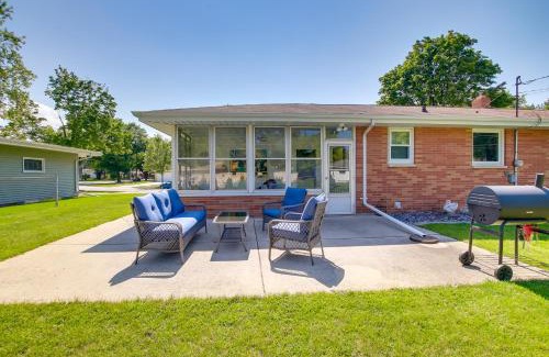 Green Bay Casa | Walk to Lambeau Field Green Bay Retreat