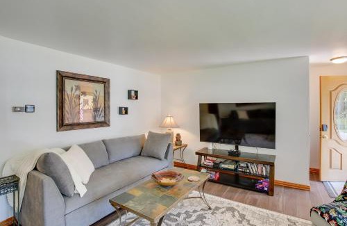 Green Bay Casa | Walk to Lambeau Field Green Bay Retreat