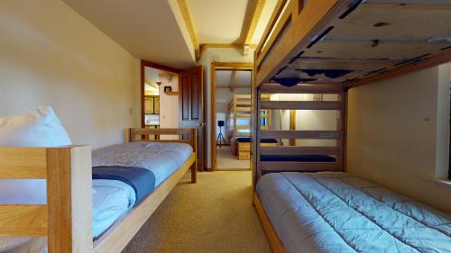 Mammoth Lakes Casa | Walk to Lift Updated 2 Bedroom 2 and a Half Bathrooms 1849 Condos 209 Steps to Canyon Lodge Sleeps 6