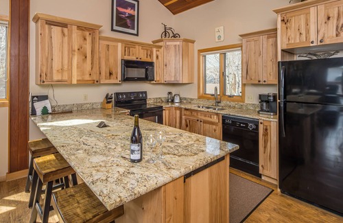 Big Horn Casa | Walk to Lifts | Cozy 3BR Condo in Big Sky | Centrally Located For Summer Fun