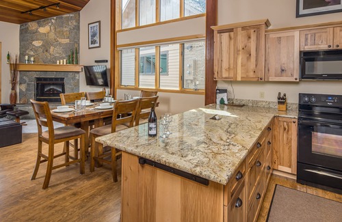 Big Horn Casa | Walk to Lifts | Cozy 3BR Condo in Big Sky | Centrally Located For Summer Fun