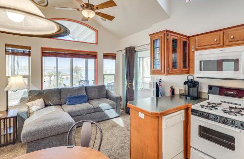 Lake Havasu City Casa | Walk to London Bridge Beach Lake Havasu Cabin!