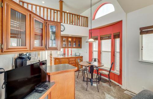 Lake Havasu City Casa | Walk to London Bridge Beach Lake Havasu Cabin!
