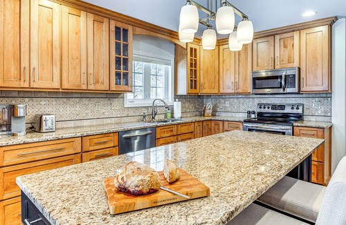 Zionsville Casa | Walk to Main St & Parks: Zionsville Village Home