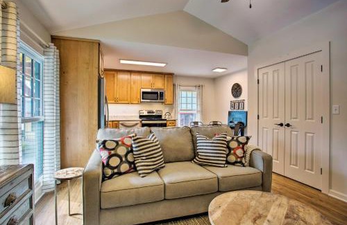 Saluda Apartamento | Walk to Main Street Eats Remodeled Saluda Apt