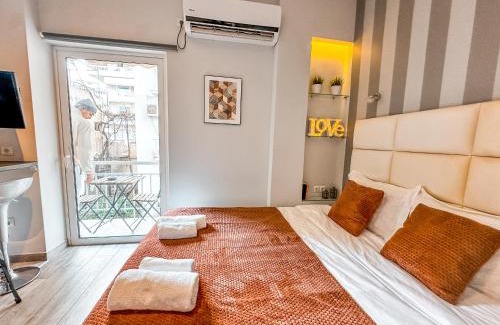 Kinosargous Apartamento | Walk to Markets from a Cozy Studio by Cielo Homes