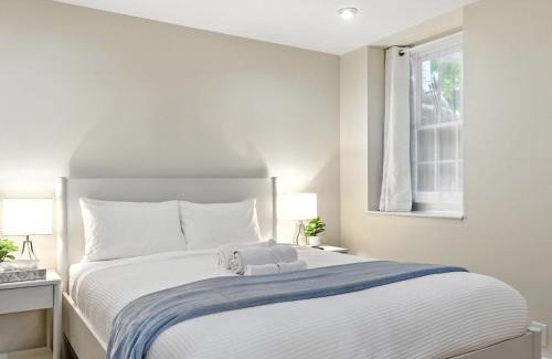 Northwest Apartamento | Walk to METRO - Quiet 1BR with Sauna Rock Creek Park