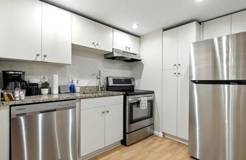 Northwest Apartamento | Walk to METRO - Quiet 1BR with Sauna Rock Creek Park