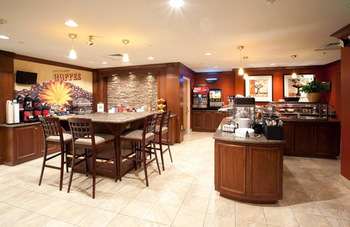 Great Falls Condominio | Camina hasta el río Missouri. Desayuno gratis. Piscina cubierta y bañera de hidromasaje. Genial para grupos.
