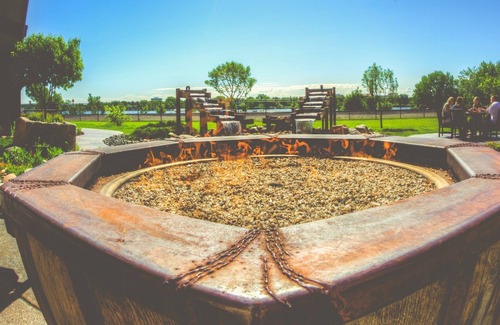 Great Falls Condominio | Camina hasta el río Missouri. Desayuno gratis. Piscina cubierta y bañera de hidromasaje. Genial para grupos.