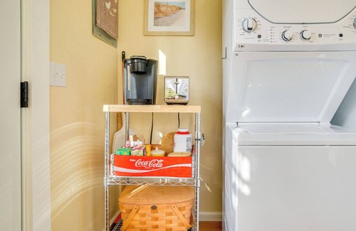 Monument Beach Cabaña | Walk to Monument Beach: Cape Cod Cottage w/ Grill