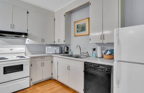 Starkville Casa | Walk to MSU | Cozy | Smart TVs