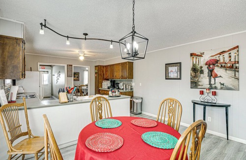 Gadsden Casa | Walk to Noccalula Falls: Peaceful Home w/ Deck