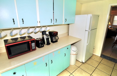 Laurel Villa | 411 Shore Rd - .5mi a pie de la playa de Nokomis - Wi-Fi, televisión de alta definición, servicios que admiten mascotas