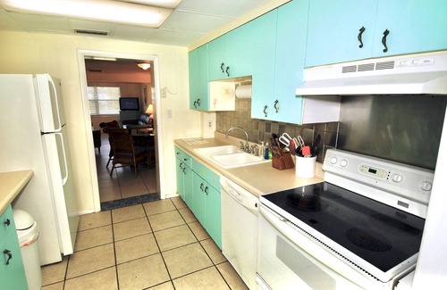 Laurel Villa | 411 Shore Rd - .5mi a pie de la playa de Nokomis - Wi-Fi, televisión de alta definición, servicios que admiten mascotas