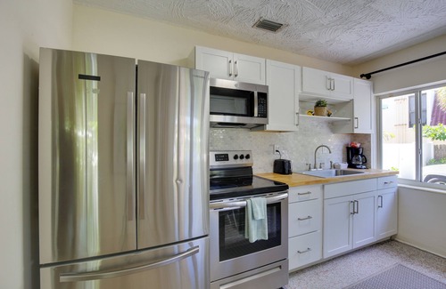 Deerfield Beach Cabaña | Walk to Ocean: Chic Deerfield Beach Cottage!
