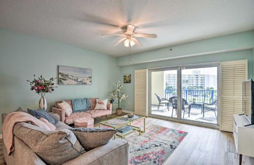 New Smyrna Beach Apartamento | Walk to Ocean Condo with Pool in New Smyrna Beach