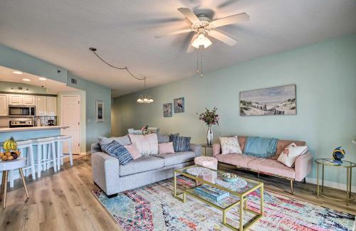 New Smyrna Beach Apartamento | Walk to Ocean Condo with Pool in New Smyrna Beach