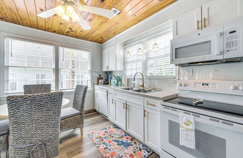 Atlantic Beach Cabaña | Walk to Ocean: ‘Pearl Cottage’ in Atlantic Beach