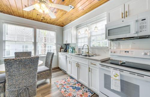 Atlantic Beach Casa | Walk to Ocean Pearl Cottage in Atlantic Beach