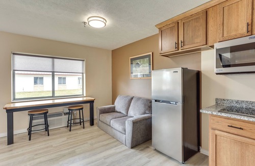 Oakland City Apartamento | Walk to Ocu, Golf: Updated Oakland City Studio!