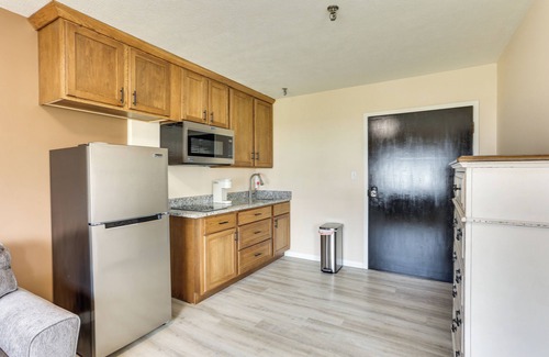 Oakland City Apartamento | Walk to Ocu, Golf: Updated Oakland City Studio!