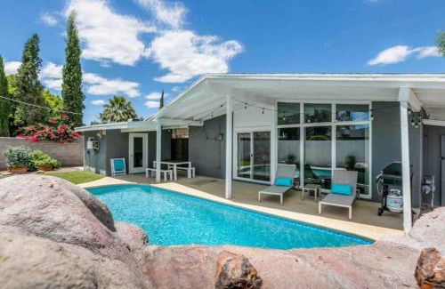 Western Villa Casa | Walk To Old Town, Free Heated Pool W Waterfall