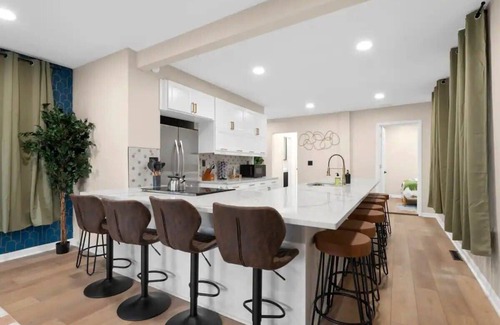 Weinland Park Casa | Walk to OSU: Relaxing Retreat with Hot Tub