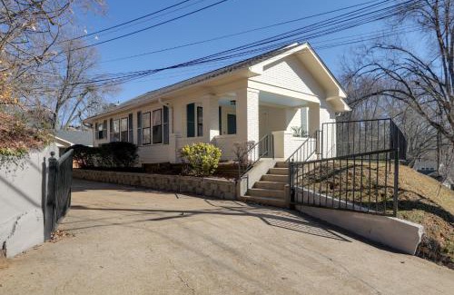 Oxford Casa | Walk to Oxford Square and Ole Miss Central Home!
