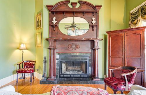 Jeanerette Casa | Walk to Parks and Cafes Historic Jeanerette Home