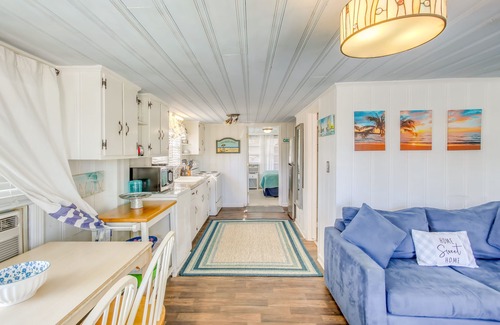 Downtown Myrtle Beach Cabaña | Walk to Pier: Coastal Gem w/ Views in Myrtle Beach