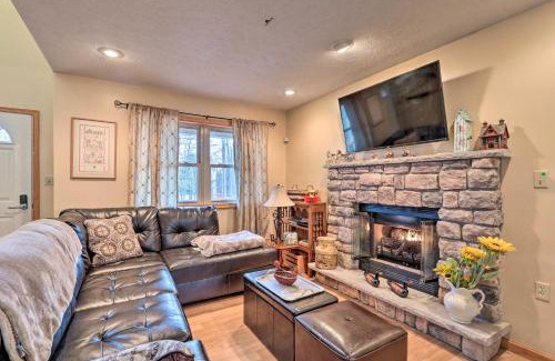 Albrightsville Casa | Walk to Pool and Lake Albrightsville Vacation Home!