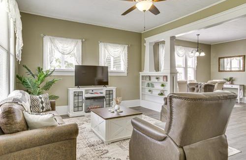 Franklin Casa | Walk to Restaurants and Shops Dtwn Franklin Retreat