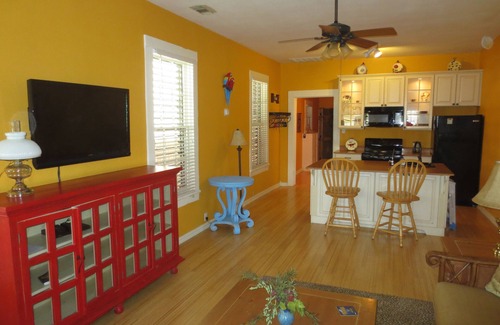 San Jacinto Casa | Historic 1900 Cottage: Beautiful & 3 BLOCKS from BEACH! Caminata a BARES / RESTAURANTES