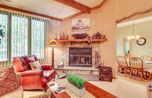 Lake Harmony Casa | Walk to Restaurants Lake Harmony Townhome!