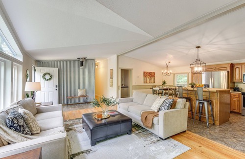 Loudonville Casa | Walk to River: Loudonville Retreat w/ Hot Tub!