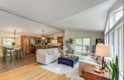 Loudonville Casa | Walk to River: Loudonville Retreat w/ Hot Tub!