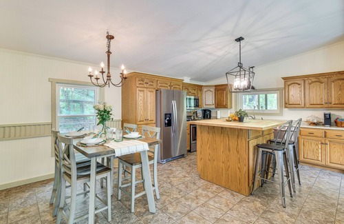 Loudonville Casa | Walk to River: Loudonville Retreat w/ Hot Tub!