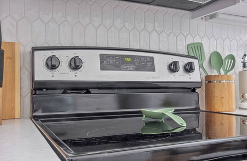 Eastside Promise Neighborhood Apartamento | Walk to Riverwalk 3BR 2BA Gem Near Fun Downtown